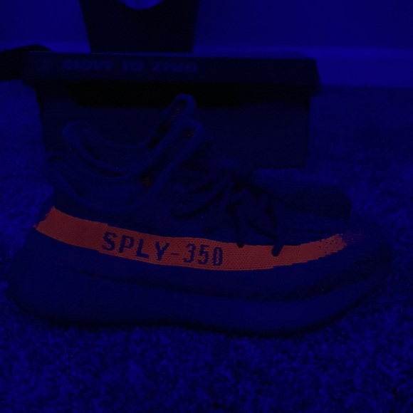Yeezy beluga v2 - Picture 1 of 6